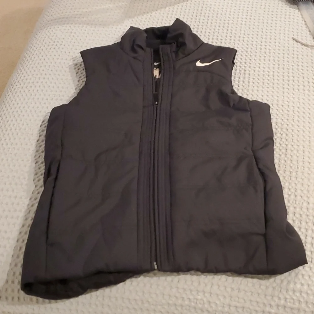 Nike besutiful puffer
